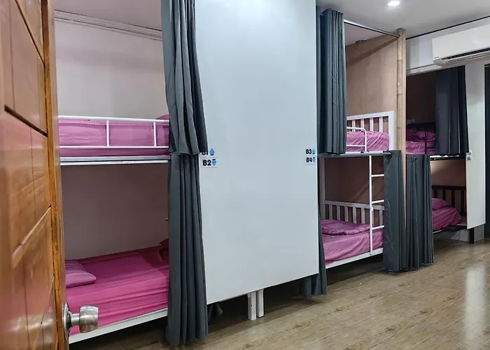 Arena Boutique Hotel Female Only